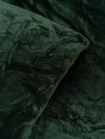 Obliečka na vankúš mikroplyš 40 × 60 cm – Laura tmavo zelená